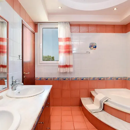 Βίλα Helios Rodos By